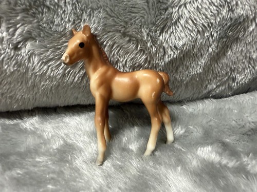 Breyer standing foal - breyer,